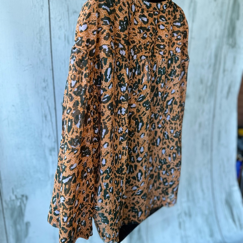 Jessica Simpson Leopard Print‎ V-Neck Women's Top - Picture 3 of 5